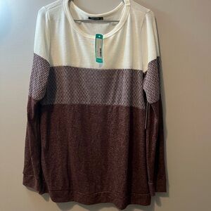 Pink Clover‎ White Knit Top